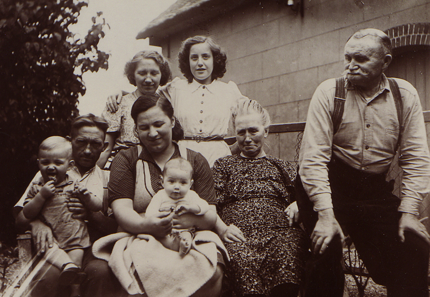 Mother, grandparents and great-grandparents, Doornenburg 1947